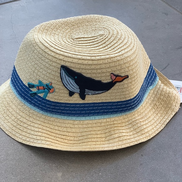 Adorable Collection of Childrens Hats! Sizes range -Infant to 4 years. 7 in all - Picture 2 of 8